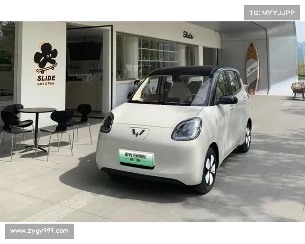 五菱宏光MINI EV推出四门版,智己主力车型迎来改款_第一财经汽车日评 五菱宏光MINI EV推出四门版,智己主力车型迎来改款_第一财经汽车日评